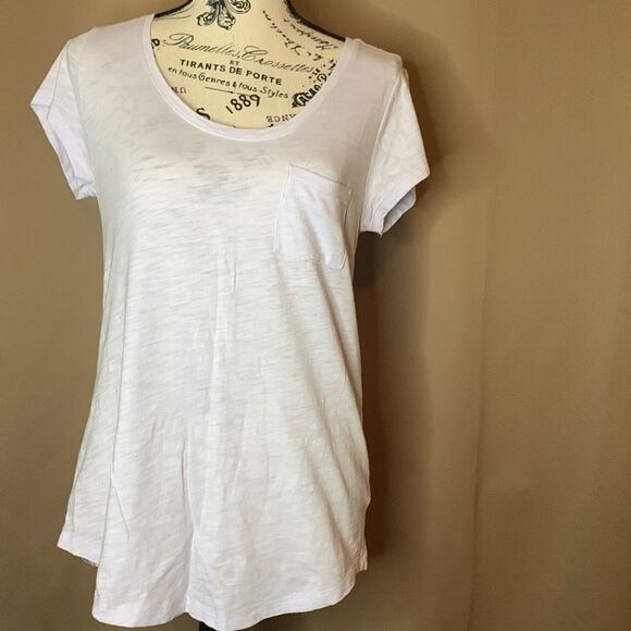 Pit to pit is 18 inches length is 25. 9/1 - Picture 1 of 6